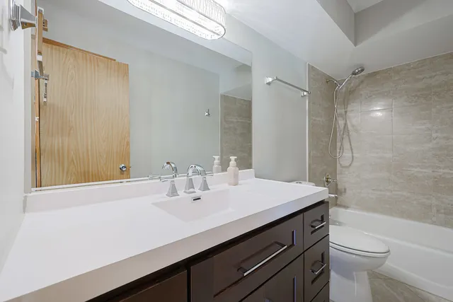 $660,000 | 7549 Banks Street, Justice, IL 60458