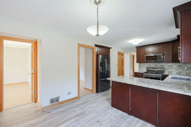 $660,000 | 7549 Banks Street, Justice, IL 60458