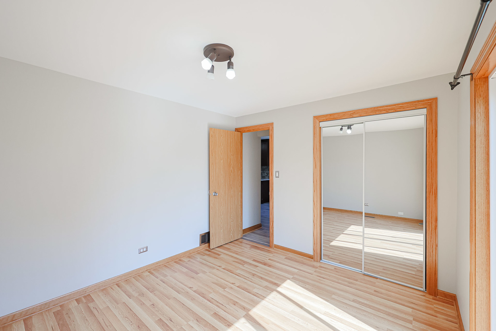 7549 Banks Street Justice, IL 60458 - Photo 36 of 82