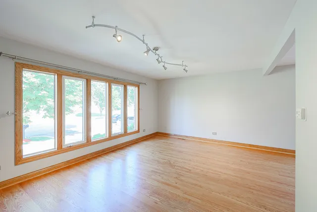 $660,000 | 7549 Banks Street, Justice, IL 60458