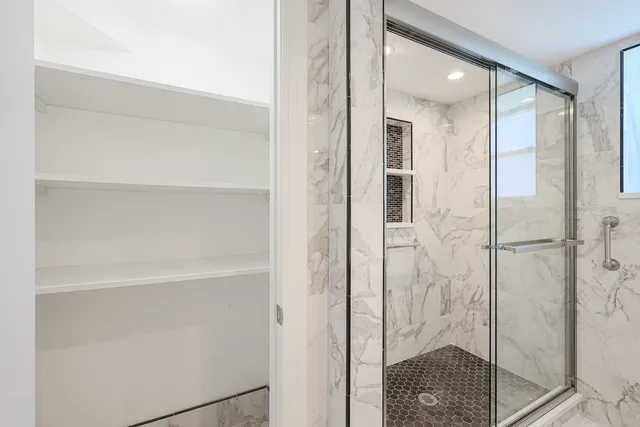 $660,000 | 7549 Banks Street, Justice, IL 60458