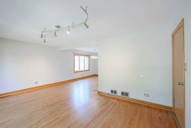 $660,000 | 7549 Banks Street, Justice, IL 60458