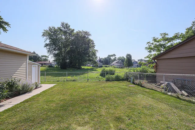 $660,000 | 7549 Banks Street, Justice, IL 60458