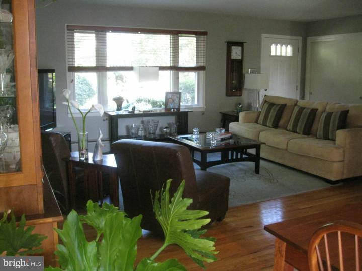 221 Davis Road Doylestown, PA 18901 - Photo 3 of 16 Gallery Image 3