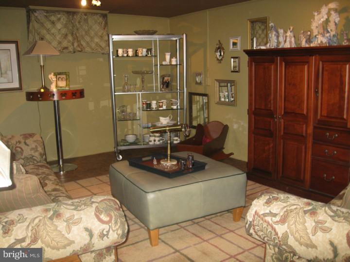 221 Davis Road Doylestown, PA 18901 - Photo 9 of 16 Gallery Image 9