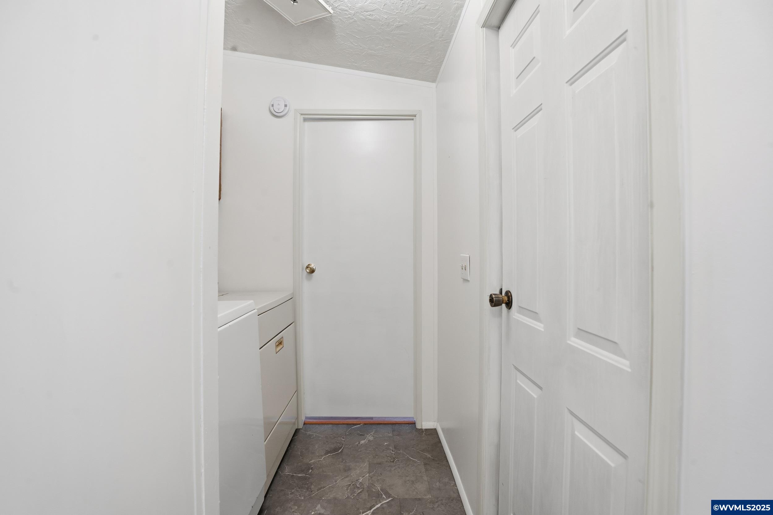 277 Edwards Road, Unit 145 Monmouth, OR 97361 - Photo 26 of 47 a view of a bathroom