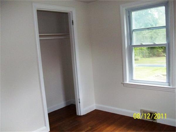 208 Whalom Road Lunenburg, MA 01462 - Photo 5 of 10