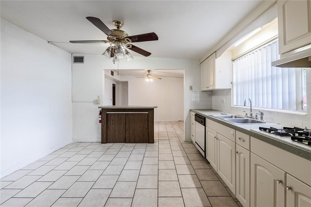 2608 Trinity Circle Northwest Winter Haven, FL 33881 - Photo 13 of 31 Gallery Image 13