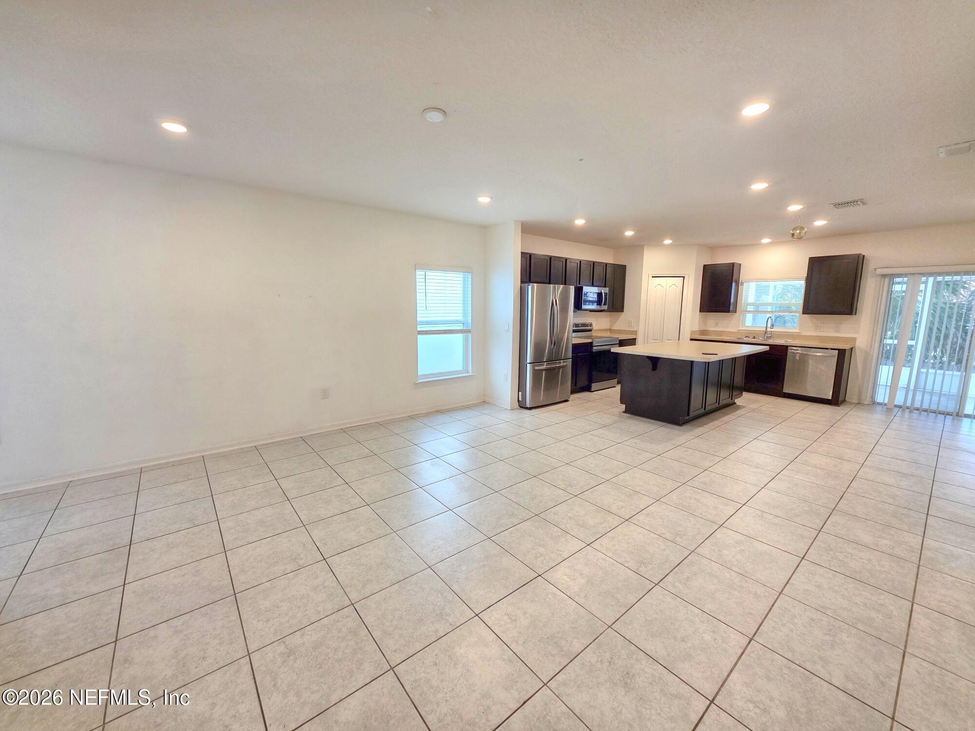 734 Bent Baum Road Jacksonville, FL 32205 - Photo 4 of 33 20260209_132406_resized_tonemapped