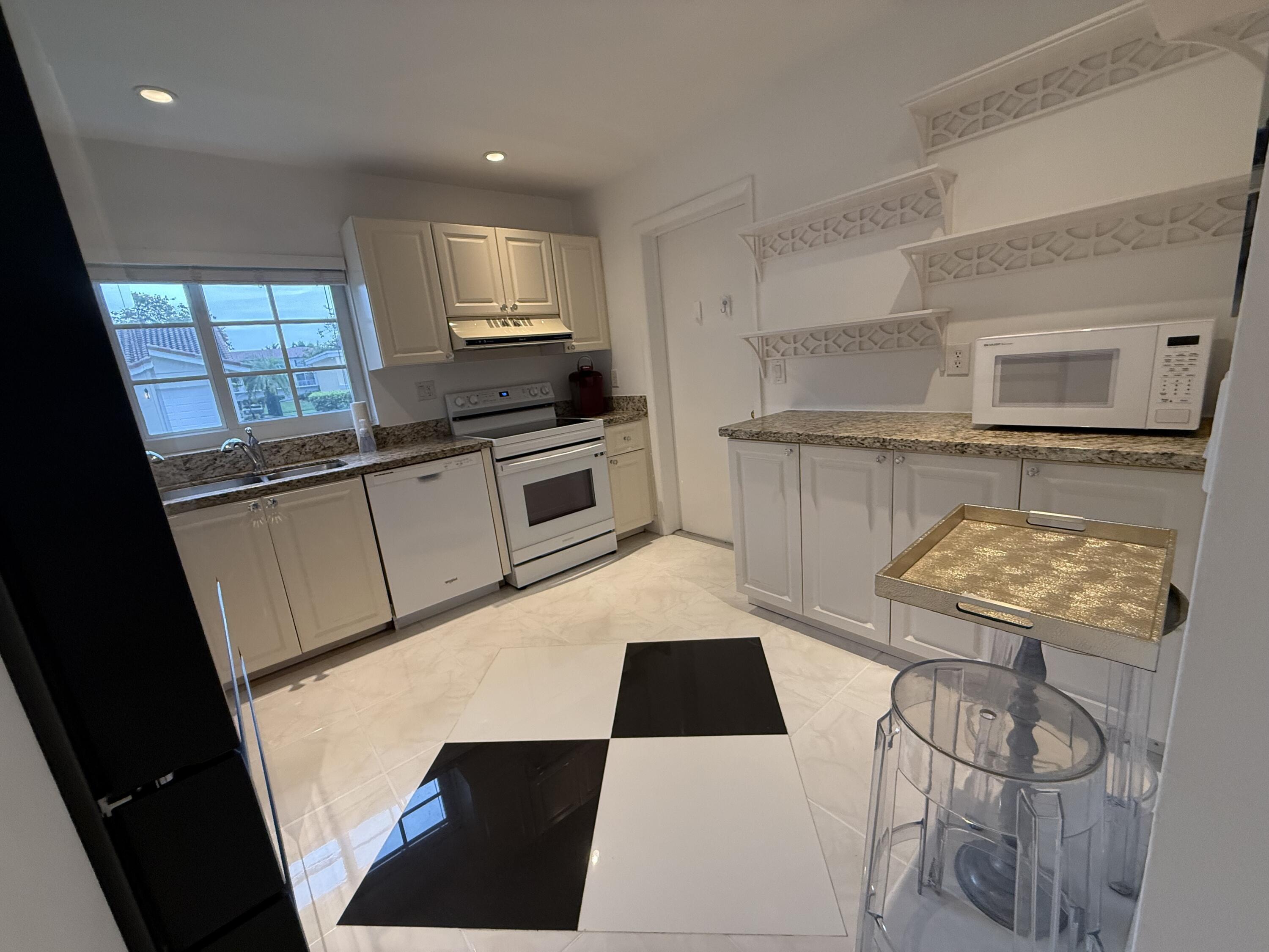 6105 Via Laguna Lane Boca Raton, FL 33433 - Photo 28 of 75 KITCHEN