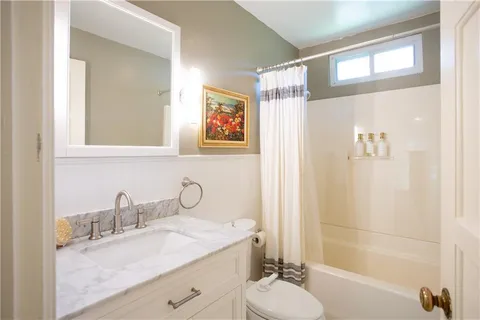 $395,000 | 5639 Maple Street, Mission, KS 66202