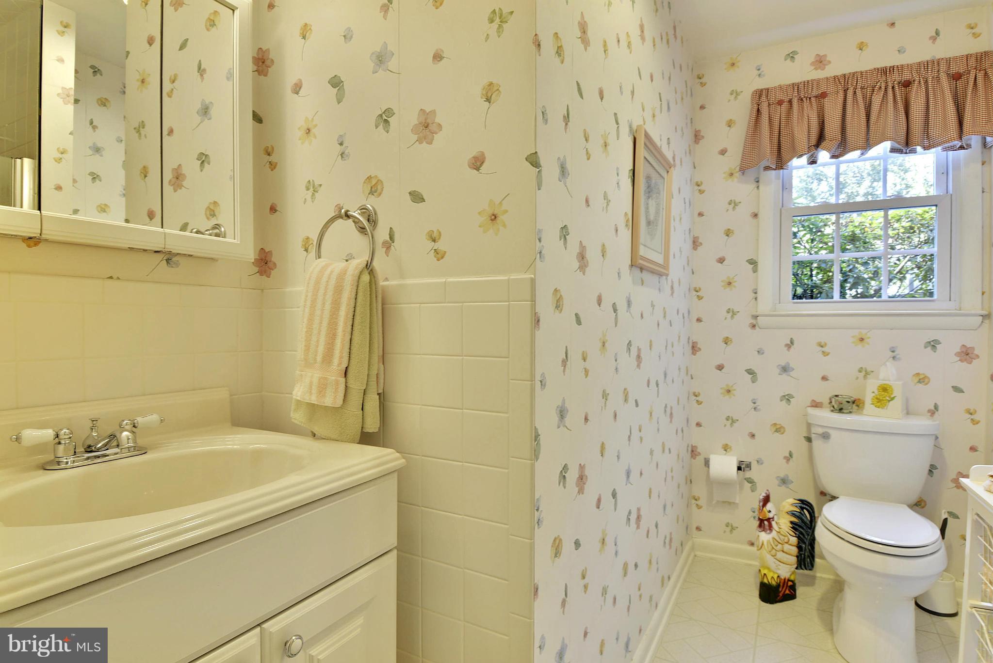 221 Hickory Point Road Pasadena, MD 21122 - Photo 22 of 30 Bath