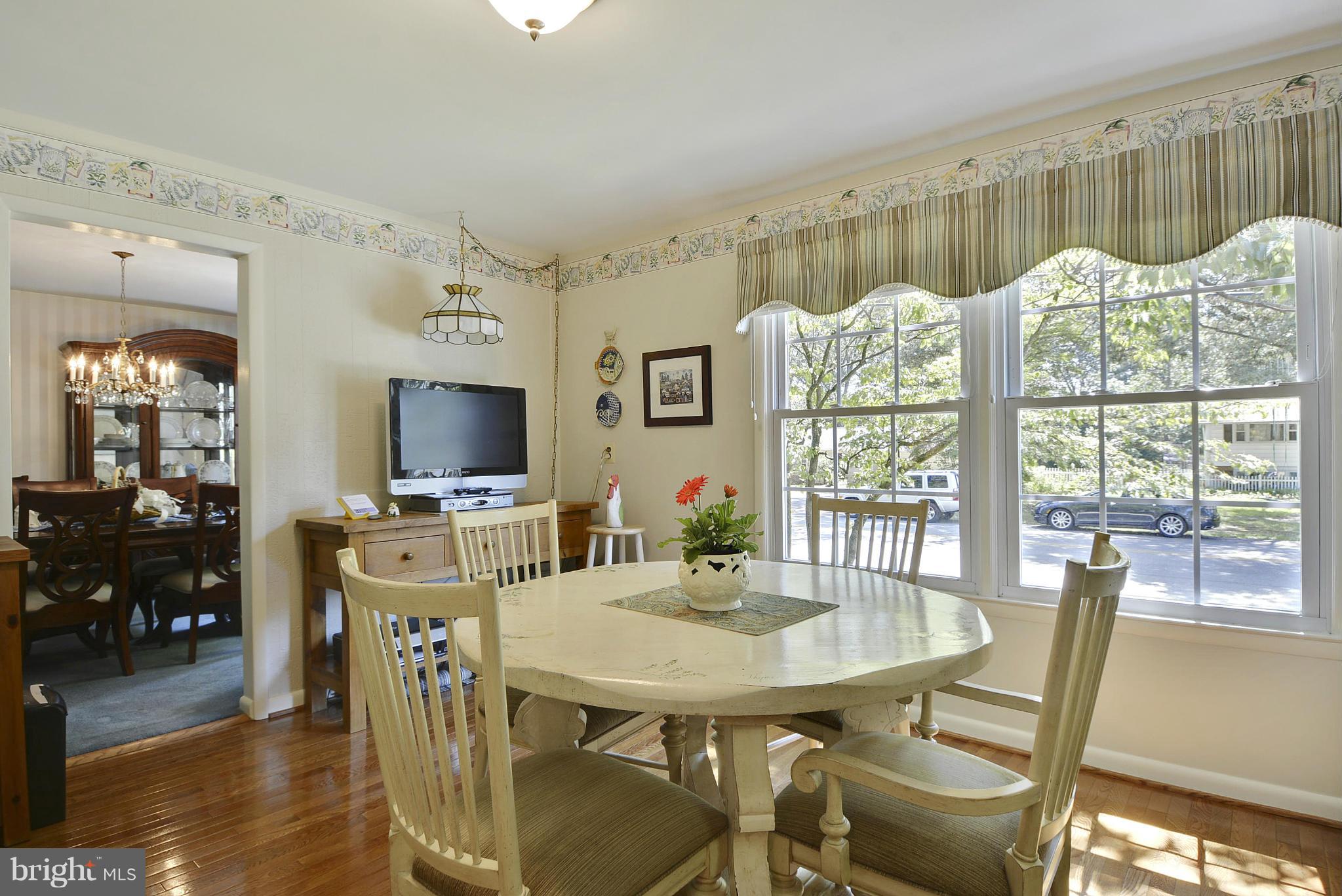221 Hickory Point Road Pasadena, MD 21122 - Photo 9 of 30 Dining Room