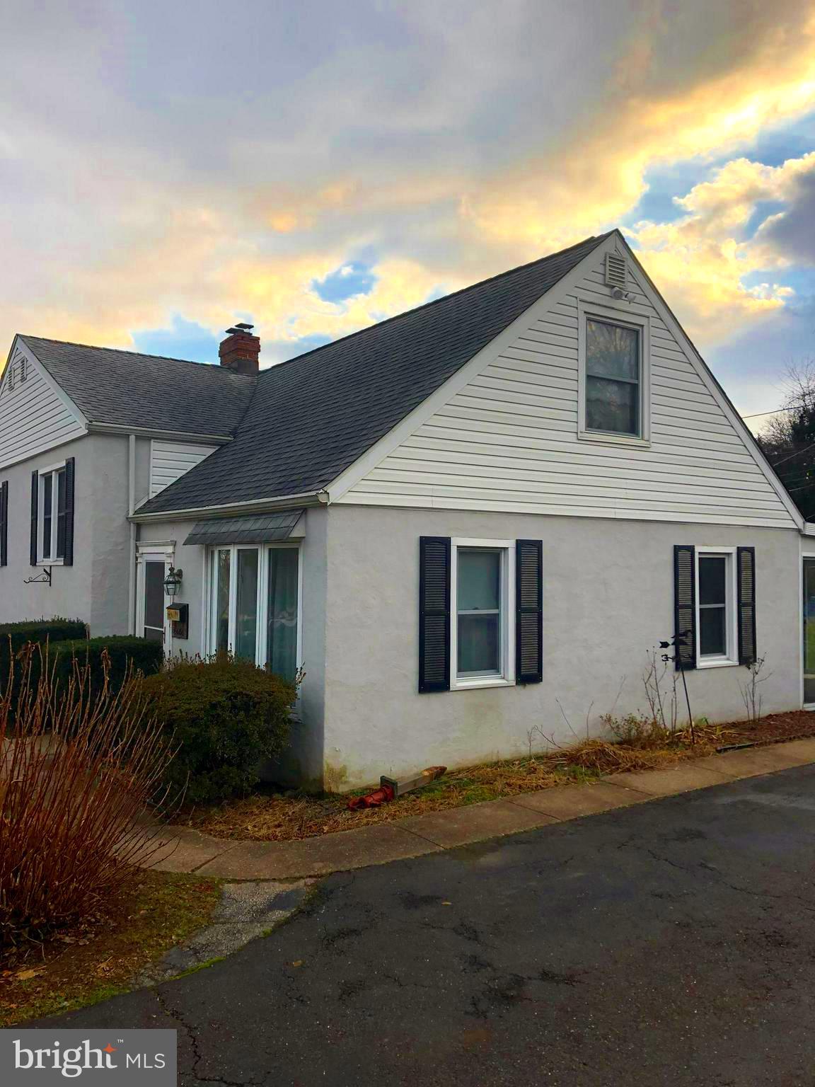 8606 Old Line Road Philadelphia, PA 19128 - Photo 3 of 14 Exterior Side
