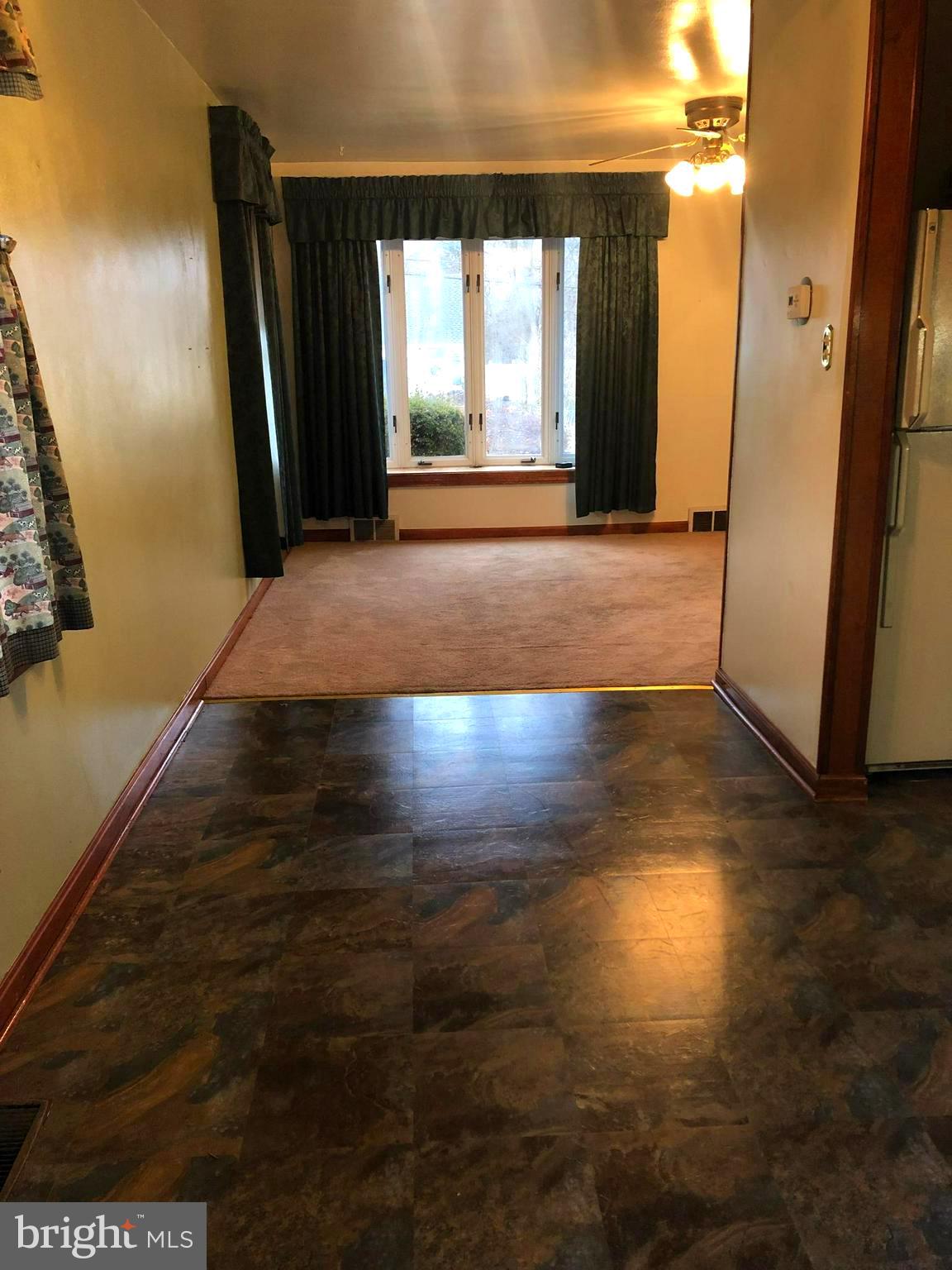 8606 Old Line Road Philadelphia, PA 19128 - Photo 6 of 14 Dining area