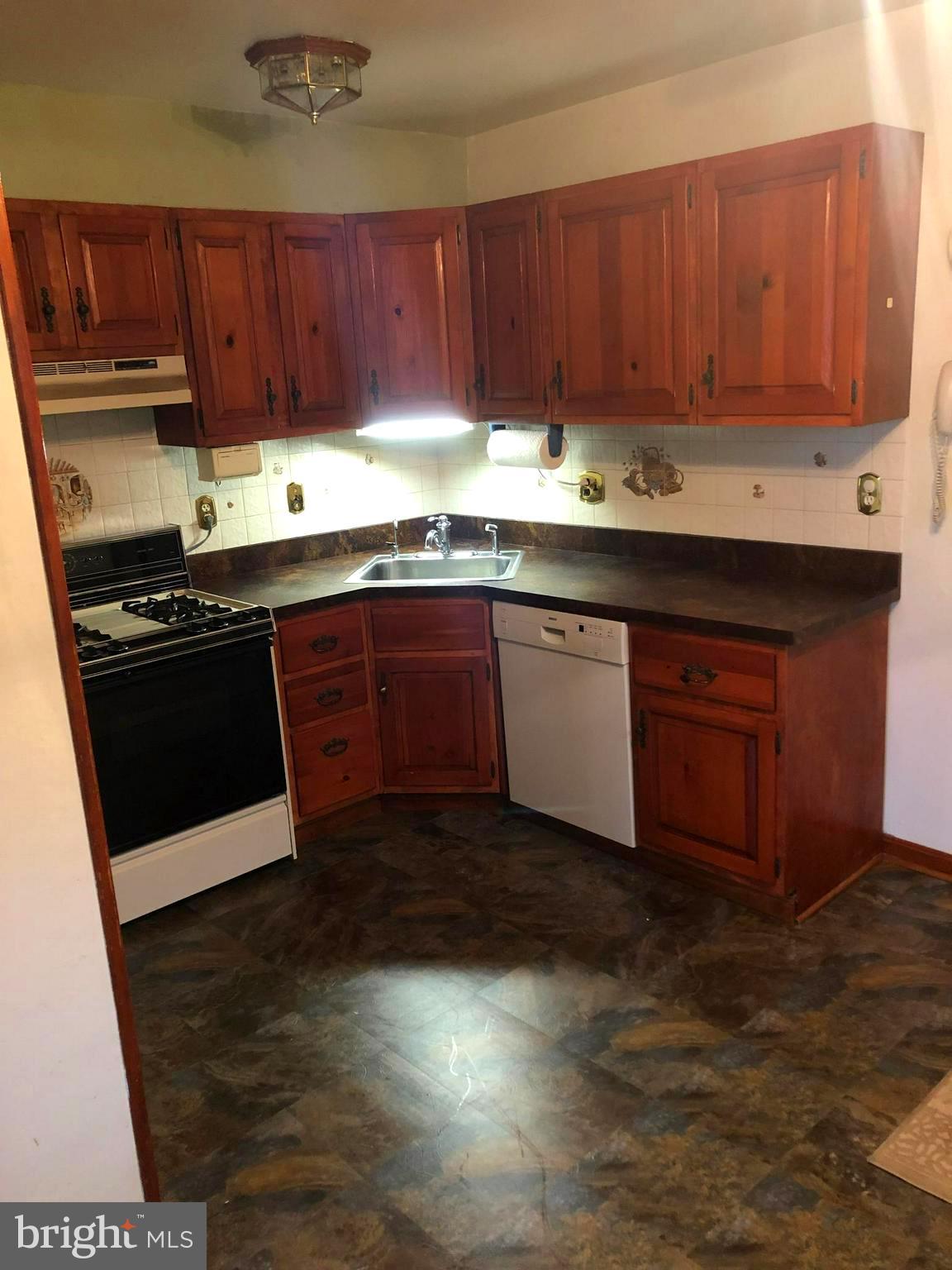 8606 Old Line Road Philadelphia, PA 19128 - Photo 9 of 14 Kitchen