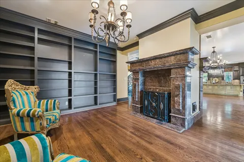 $1,699,000 | 4601 Birch Street, Bellaire, TX 77401