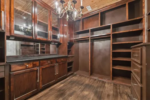 a view of walk in closet