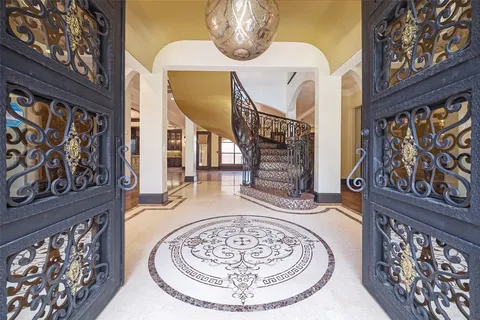 $1,699,000 | 4601 Birch Street, Bellaire, TX 77401