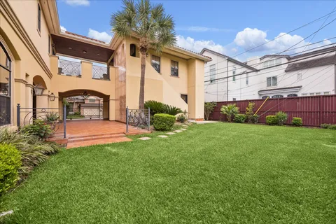 $1,699,000 | 4601 Birch Street, Bellaire, TX 77401