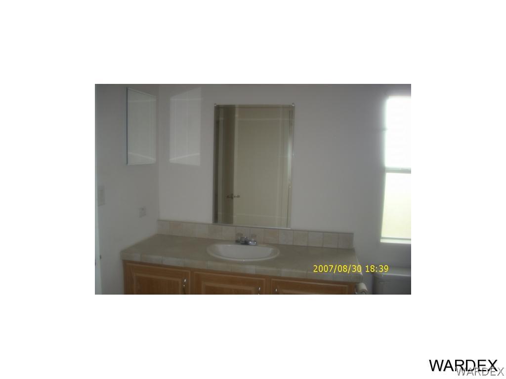 3452 McNeal Road Golden Valley, AZ 86413 - Photo 9 of 16 Master bathroom