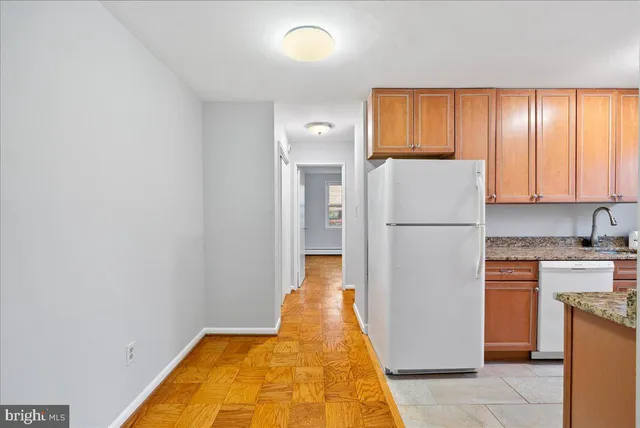 $2,000 | 945 North Barton Street, Unit 204, Arlington, VA 22201