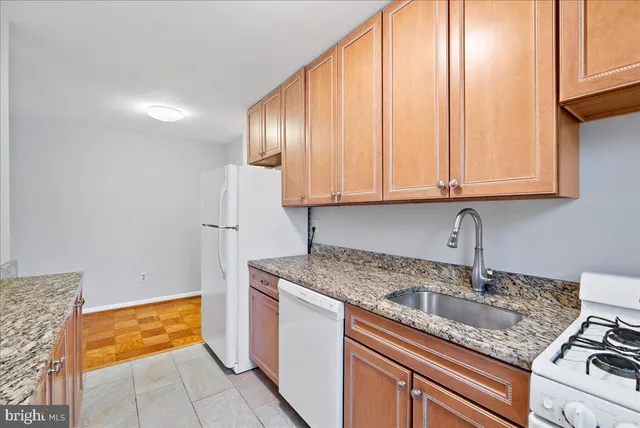$2,000 | 945 North Barton Street, Unit 204, Arlington, VA 22201