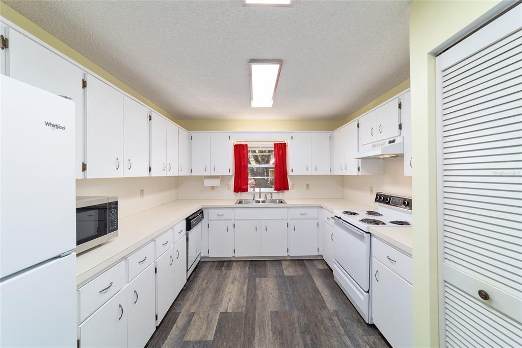 8575 Southwest 90th Lane, Unit B Ocala, FL 34481 - Photo 27 of 48