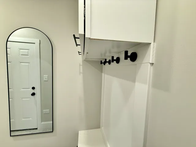 $1,960 | 5942 West Eastwood Avenue, Unit 2, Chicago, IL 60630