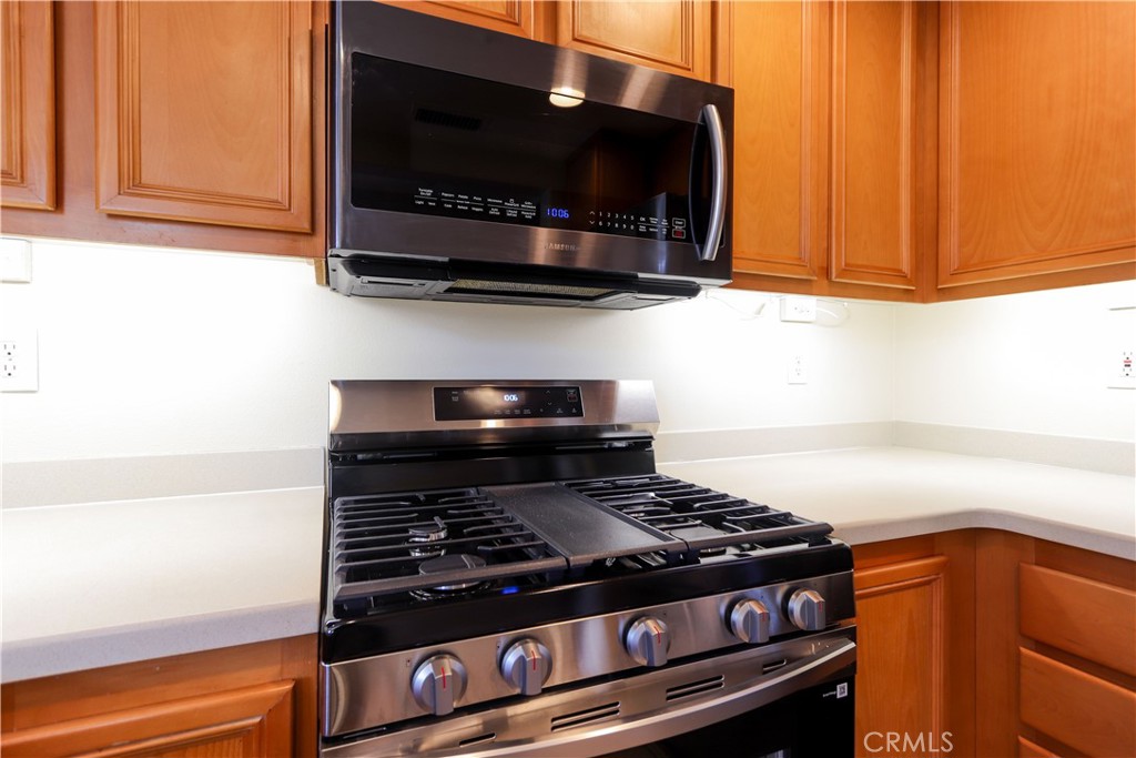32 Garrison Loop Ladera Ranch, CA 92694 - Photo 21 of 31 New gas range