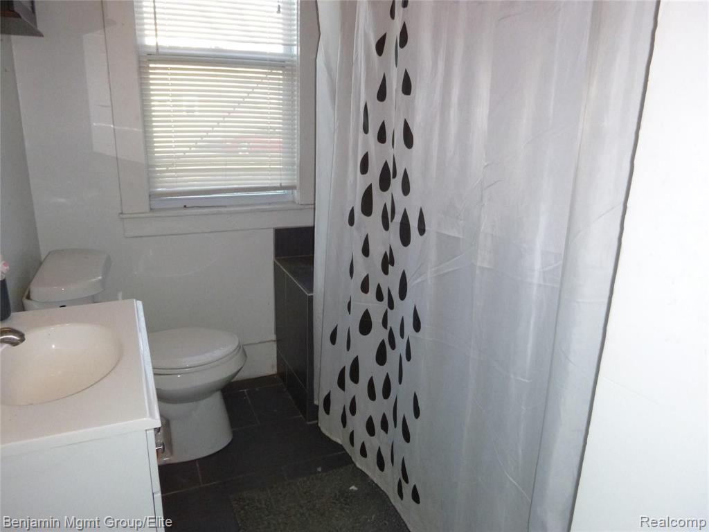 593 Hague Street Detroit, MI 48202 - Photo 6 of 7