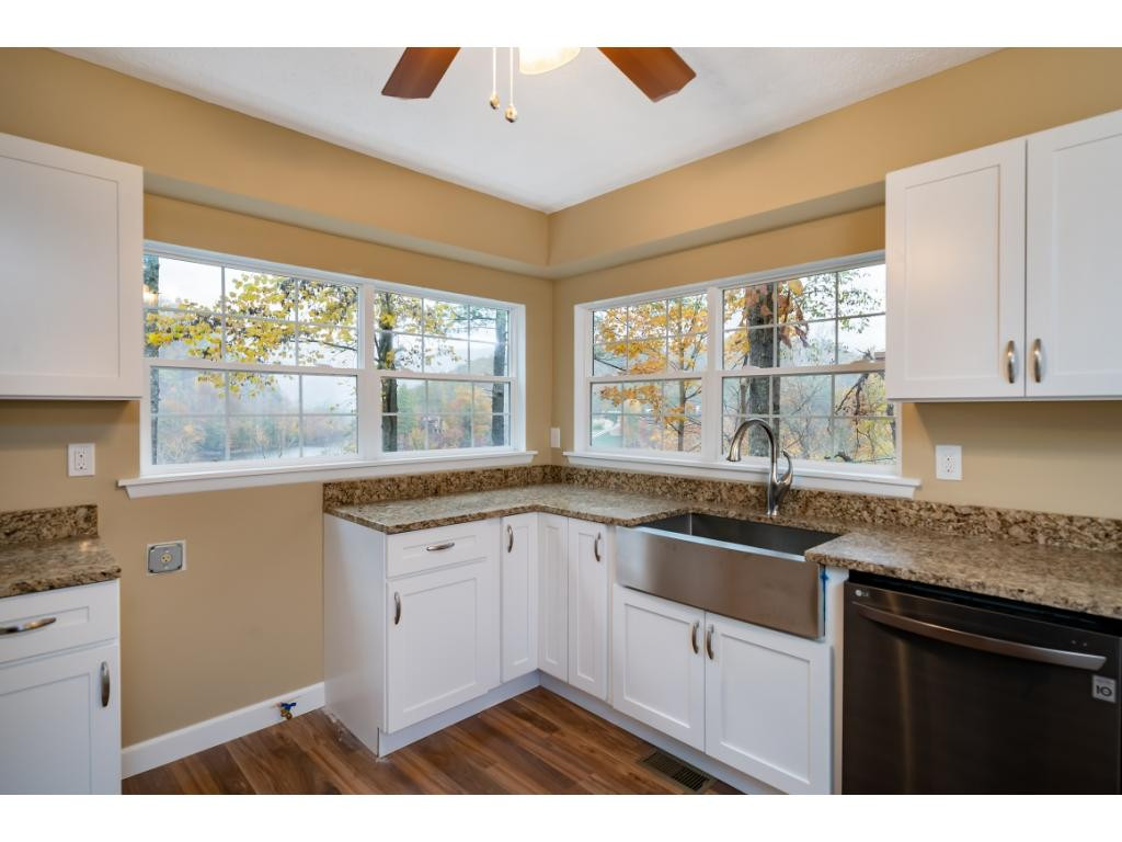 1979 Sink Valley Road Butler, TN 37640 - Photo 25 of 36 Kitchen