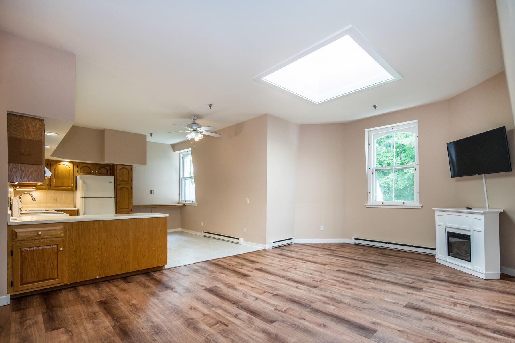 24 South Main Street, Unit 6 Rutland, VT 05701 - Photo 2 of 21
