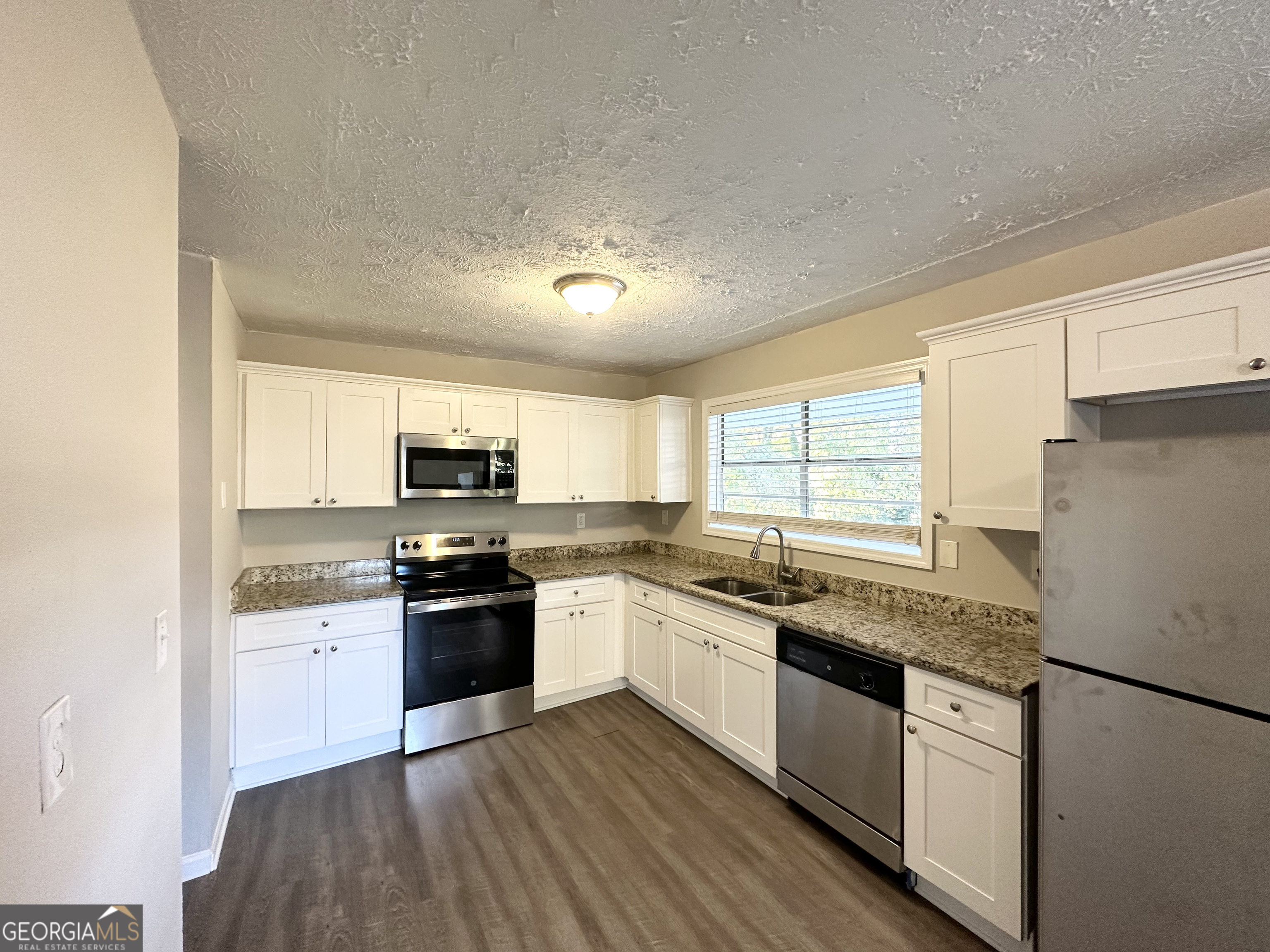 2370 Tiffany Circle Decatur, GA 30035 - Photo 11 of 36