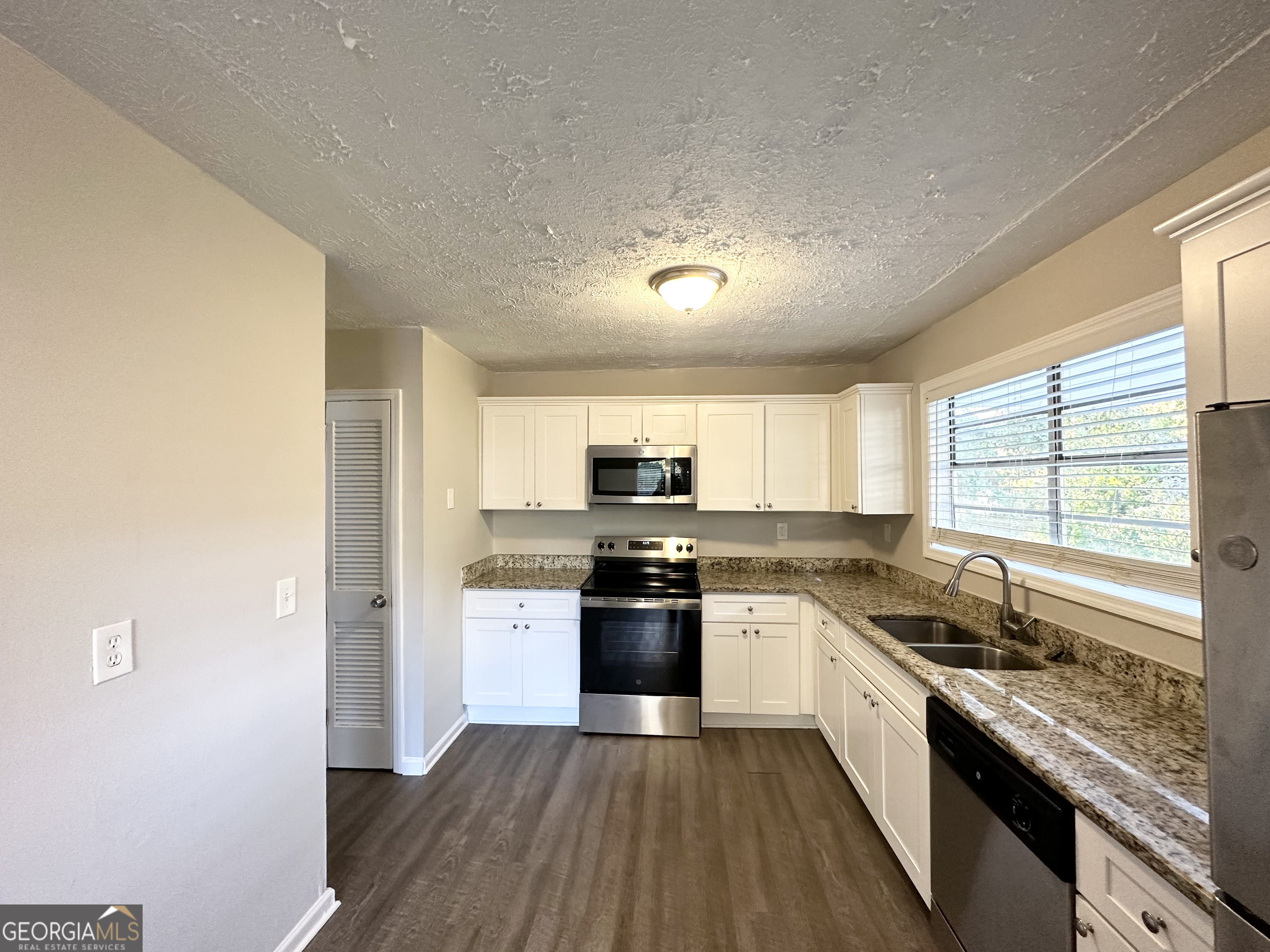 2370 Tiffany Circle Decatur, GA 30035 - Photo 12 of 36