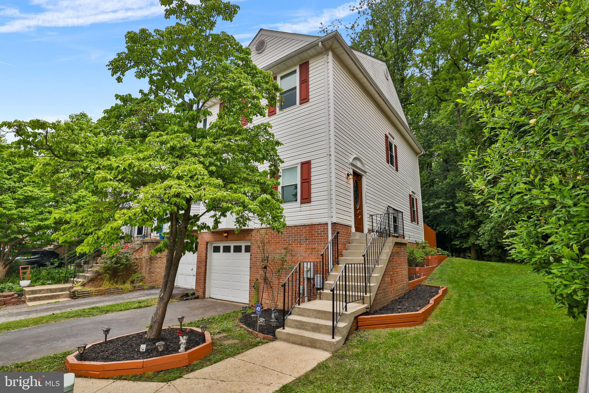 13029 Silver Maple Court Bowie, MD 20715 - Photo 3 of 35 Side View, Green space
