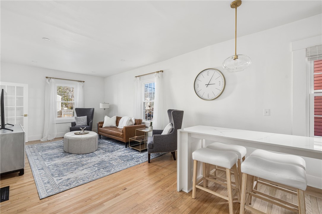 17 Old Beach Road Newport, RI 02840 - Photo 11 of 40
