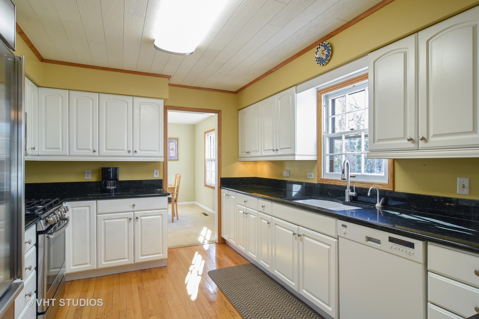 253 Bradwell Road Inverness, IL 60010 - Photo 4 of 25
