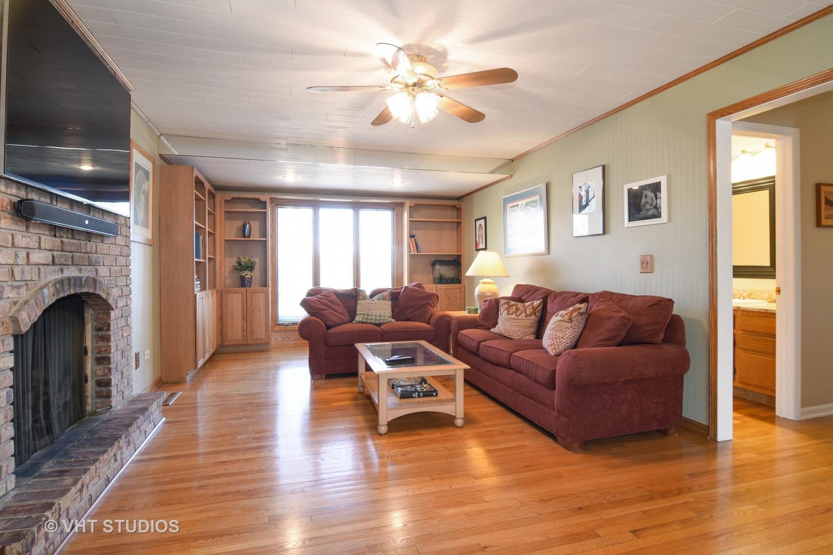 253 Bradwell Road Inverness, IL 60010 - Photo 8 of 25