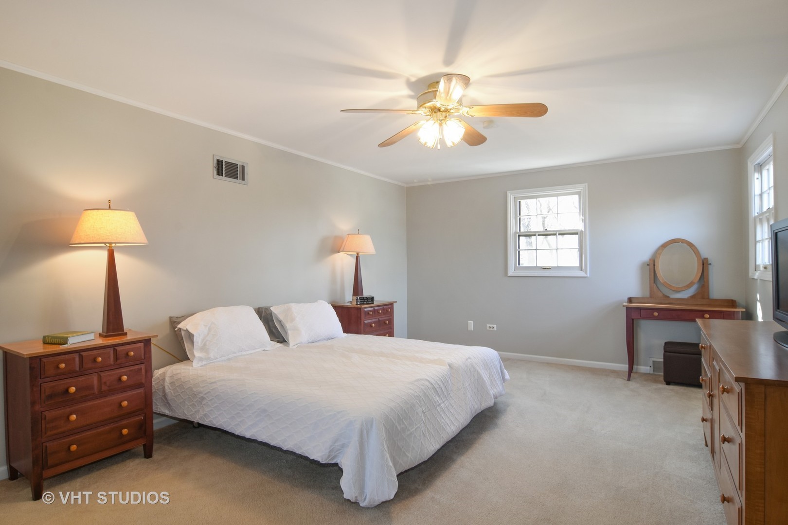 253 Bradwell Road Inverness, IL 60010 - Photo 10 of 25