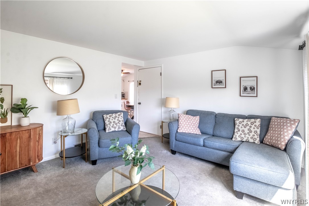 31 Wellington Road Cheektowaga, NY 14225 - Photo 23 of 46 Upper Living Room