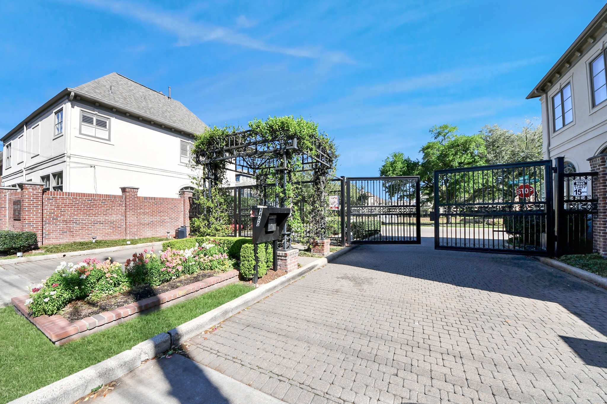 6302 Hermann Lake Drive Houston, TX 77021 - Photo 48 of 50 Located within a gated community, this home offers an added sense of privacy, security, and exclusivity.