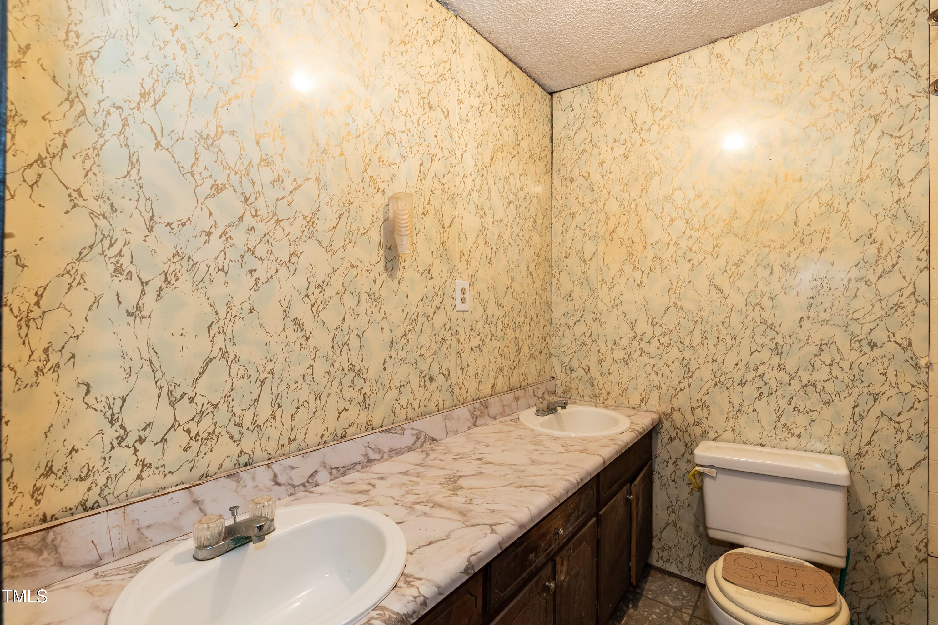 7828 Smith Road Apex, NC 27539 - Photo 17 of 21 Bathroom 02 (9)