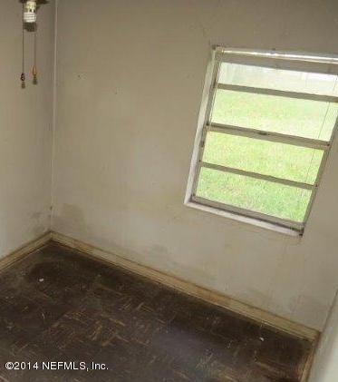 5357 Woodcrest Road Jacksonville, FL 32205 - Photo 4 of 5 3