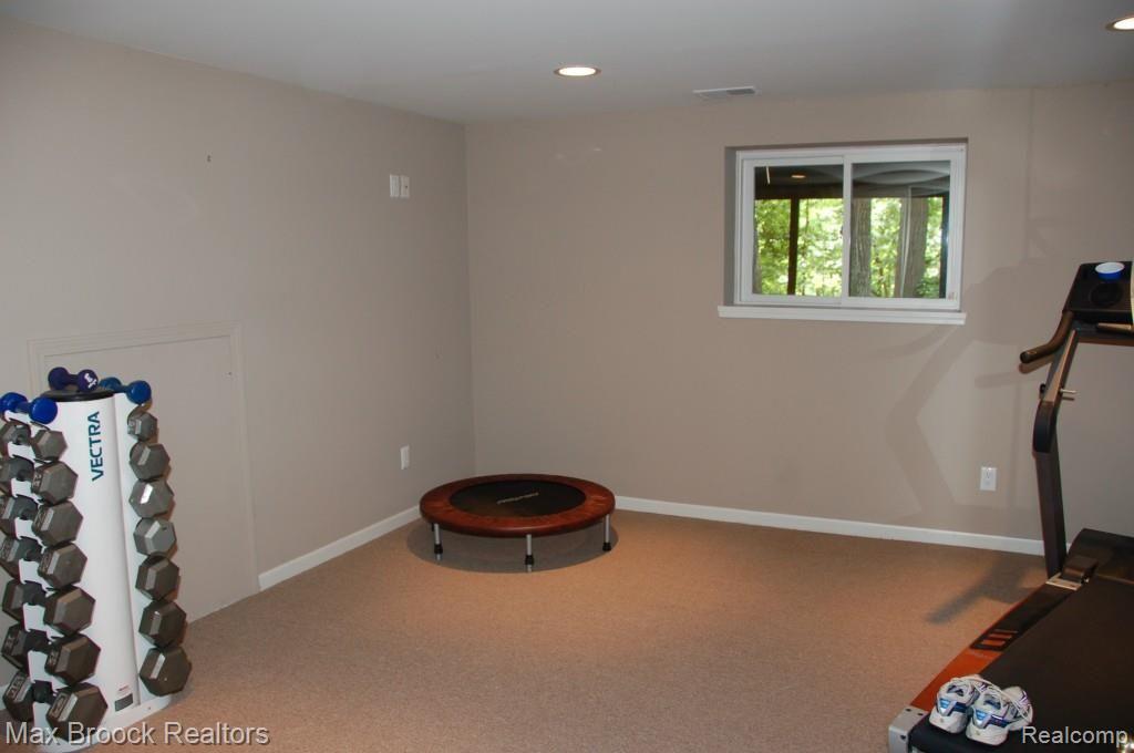 4745 Gallagher Road Rochester, MI 48306 - Photo 29 of 38 Exercise Room