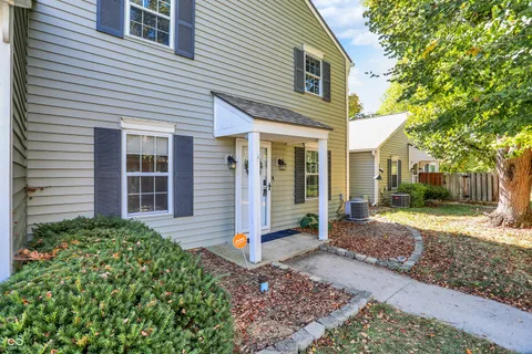 $134,000 | 5914 Deerwood Court, Indianapolis, IN 46254