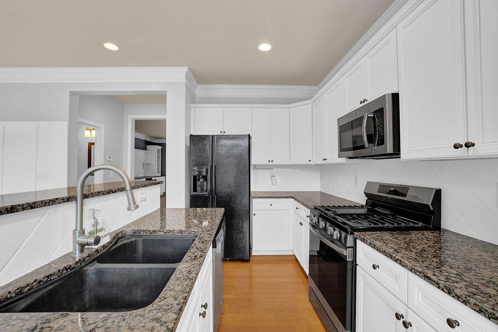 3299 Regatta Grove Alpharetta, GA 30004 - Photo 15 of 33