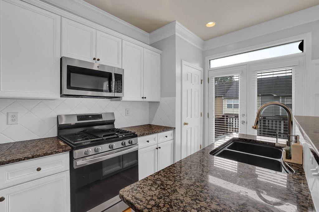 3299 Regatta Grove Alpharetta, GA 30004 - Photo 16 of 33