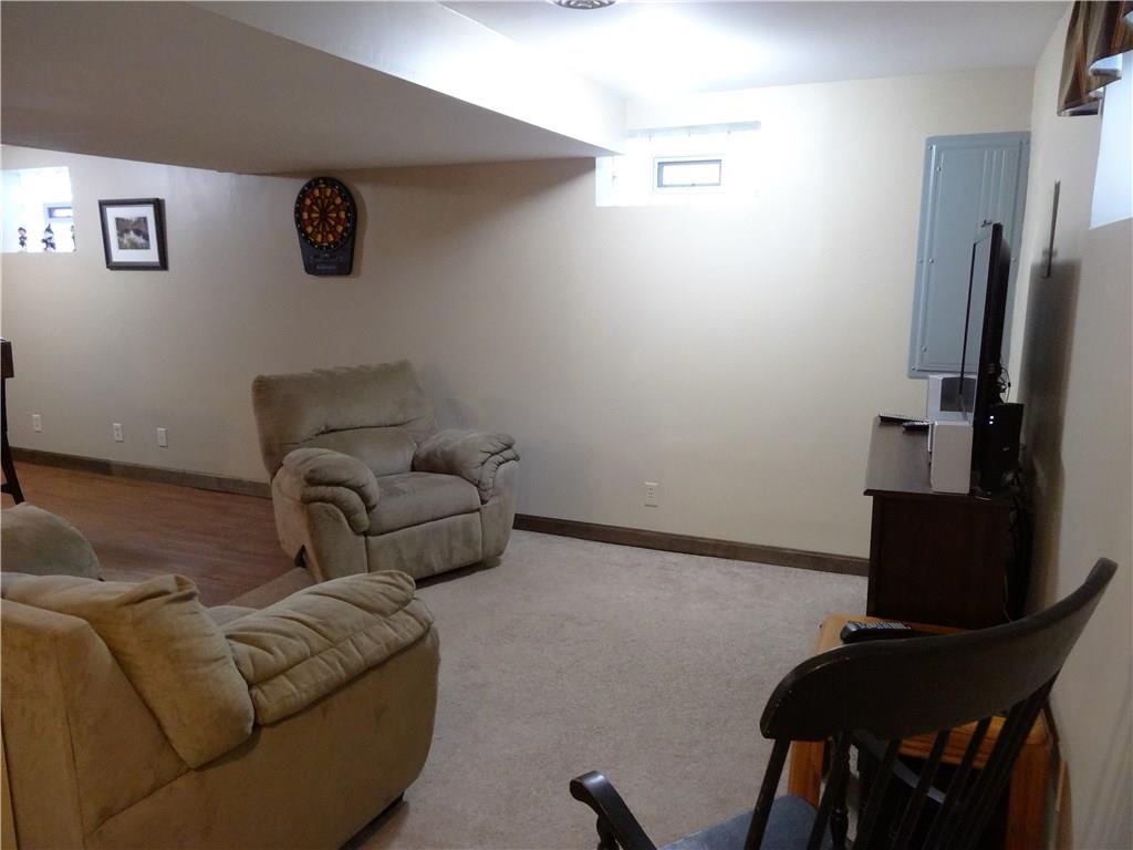 4206 Greenridge Road Pittsburgh, PA 15234 - Photo 19 of 25 Gallery Image 19