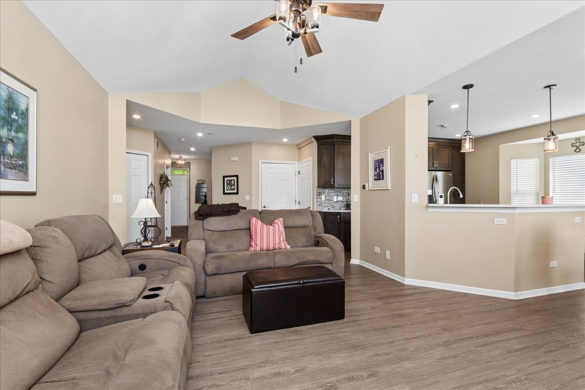 16766 South Sunset Ridge Court Lockport, IL 60441 - Photo 7 of 22
